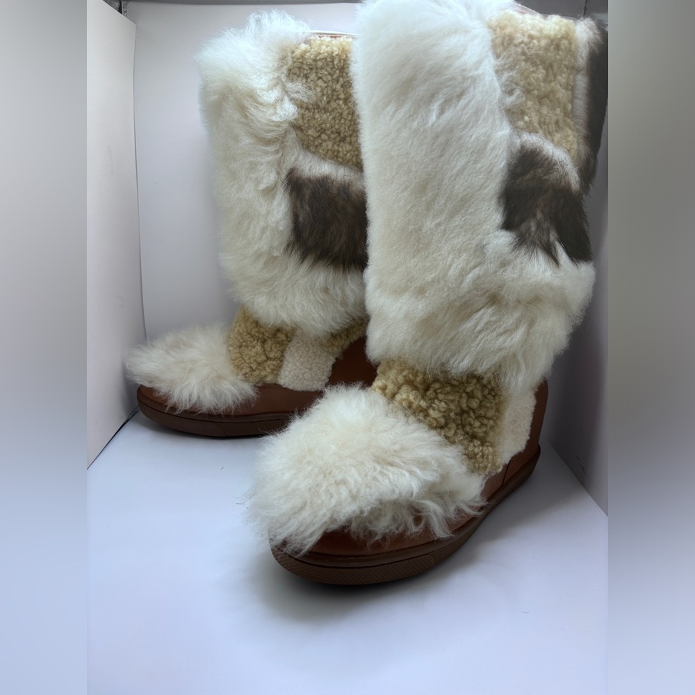 NIB COACH Morton Calf/Shearling Mix Saddle/Natural Boot - Picture 2 of 13